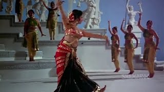 Waheeda Rehman Dance from Guide Part 1 [upl. by Geller67]