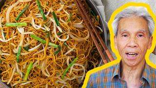 🍜 Dads Cantonese Chow Mein 豉油王炒面 [upl. by Rab]