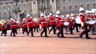 la relève de la gardeBuckingham PalaceLondres [upl. by Auburta]