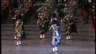 Massed Pipes and Drums am Berlin Tattoo 2011 in der O2 World [upl. by Enelad]