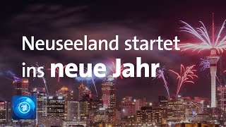 Neuseeland startet ins neue Jahr [upl. by Ettenel]