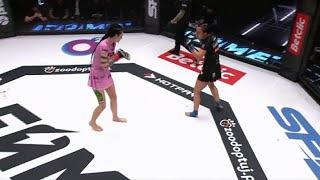 Kamila „Kamiszka” Wybrańczyk vs Kamila „Zusje” Smogulecka FAME MMA 9 [upl. by Akenat243]