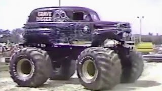 Grave Digger Monster Truck 1987 [upl. by Bondie]