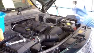 Oil amp filter change on Land Rover Discovery 4 30 TDV6 [upl. by Adorne]