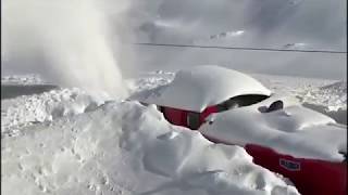 Il treno del Cervino si fa strada tra due metri di neve [upl. by Lacombe]