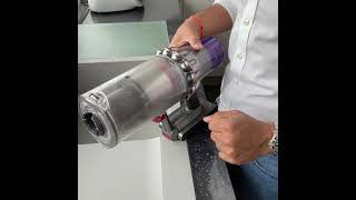 Nettoyer son aspirateur sans fil dyson V11  astuce nettoyage How to clean and maintain Dyson V11 [upl. by Ednalrim]