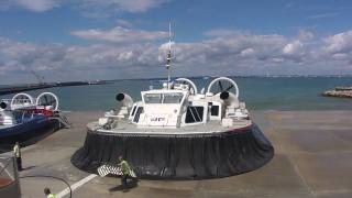 Hovercraft Ryde leaving for Portsmouth and SouthseaGreat Quality Isle of Wight Solent Express [upl. by Halfdan160]