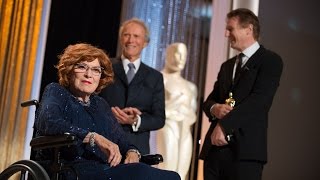 Maureen O’Hara receives an Honorary Award at the 2014 Governors Awards [upl. by Wilmer]