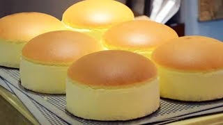 Jiggly Fluffy Japanese Cheese Cake [upl. by Yatnuahs]