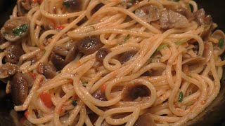 Küchenpilze  HallimaschSpaghetti mit KnoblauchChiliÖl [upl. by Ennayhc]