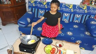 Main masak masakan anak perempuan bikin Sandwich [upl. by Otsirave]