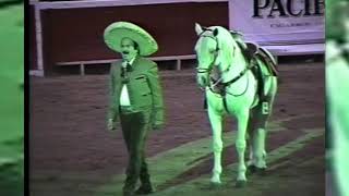 UN PUÑO DE TIERRA  ANTONIO AGUILAR  en vivo  EN LA MONUMENTAL DE MORELIA con banda [upl. by Niamart]