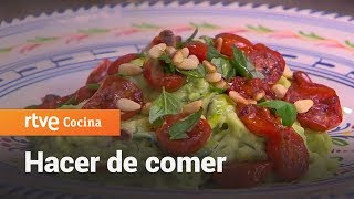 Cómo hacer Espaguetis de calabacín  Hacer de comer  RTVE Cocina [upl. by Doxia728]